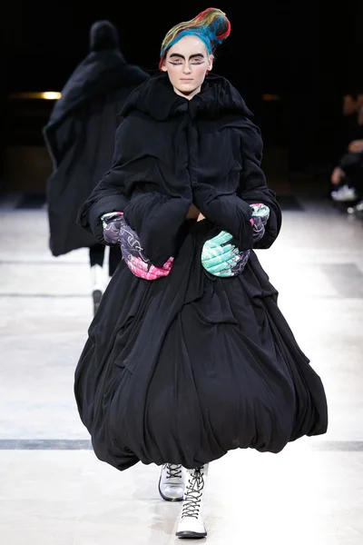 Look 30